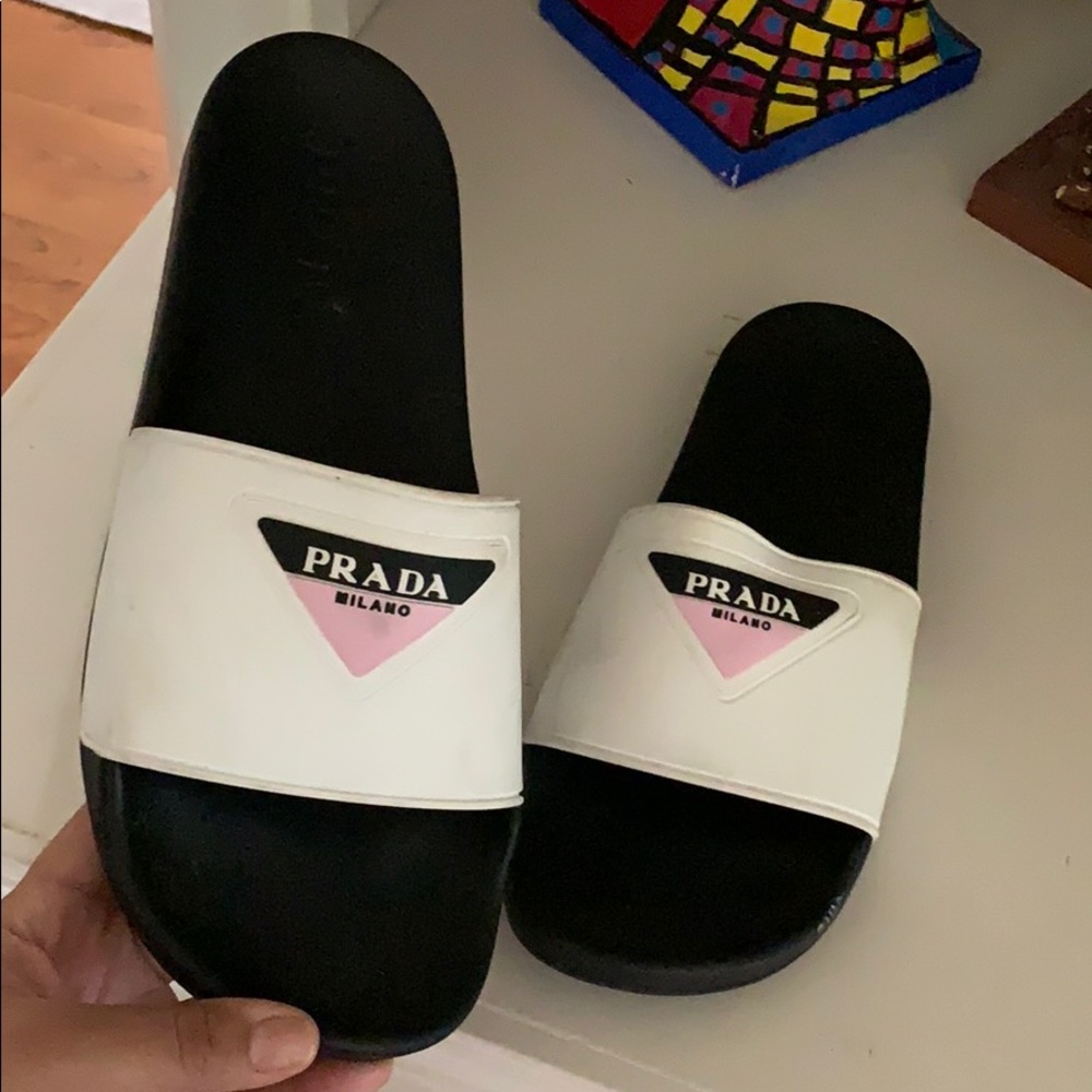 PRADA SLIDES